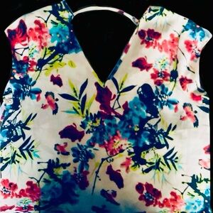 DR2 Floral Women's open V neck front and back